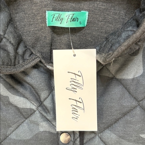 Filly Flair Black & Gray Camo Quilted Jacket - Picture 6 of 6